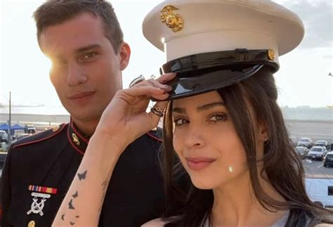 Sofia Carson y Nicholas Galitzine de “Corazones malheridos”,。